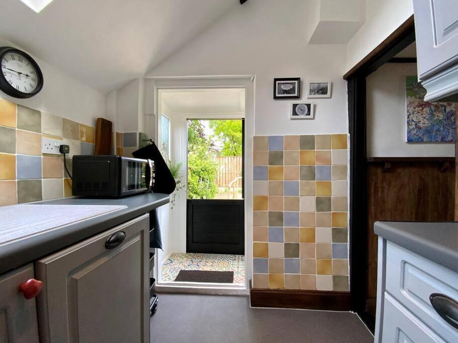 Beautiful 500 Year Old Listed Kentish Cottage Wingham Bagian luar foto